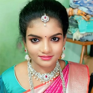 Professional hair cut service at Eves Makeover Tiruchengode